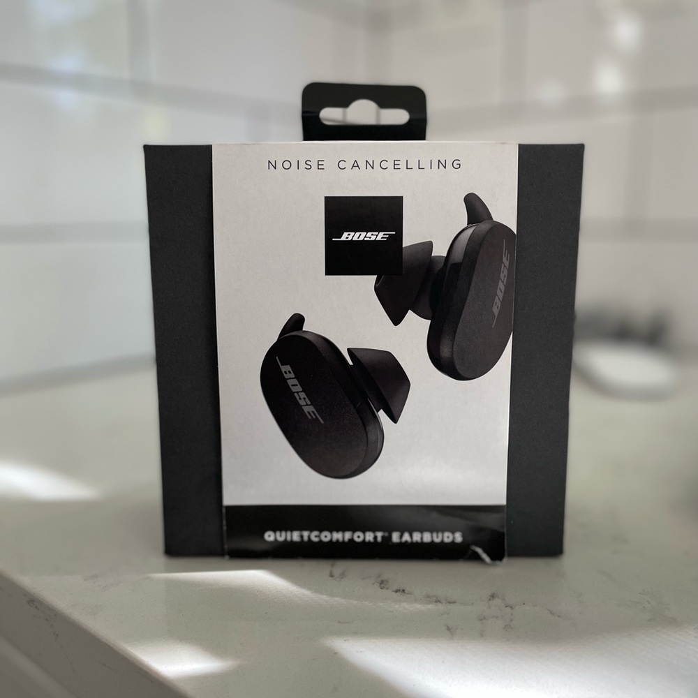 Bose QuietComfort earbuds NEW (never opened)